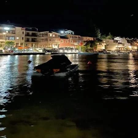 Tiho & Jelena - With Balcony And Sea View Fureal 블라체