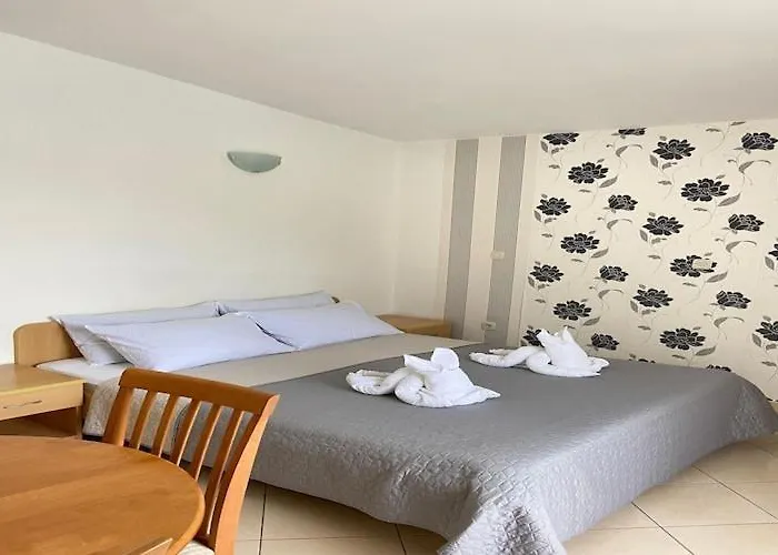 Tiho & Jelena - With Balcony And Sea View Fureal * 블라체