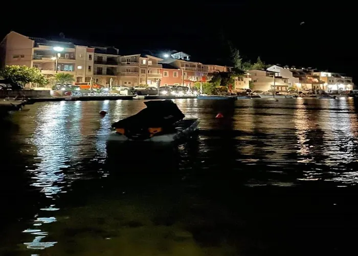 Tiho & Jelena - With Balcony And Sea View Fureal 블라체