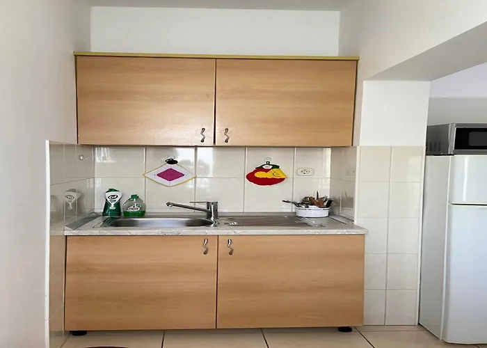 Tiho & Jelena - With Balcony And Sea View Fureal