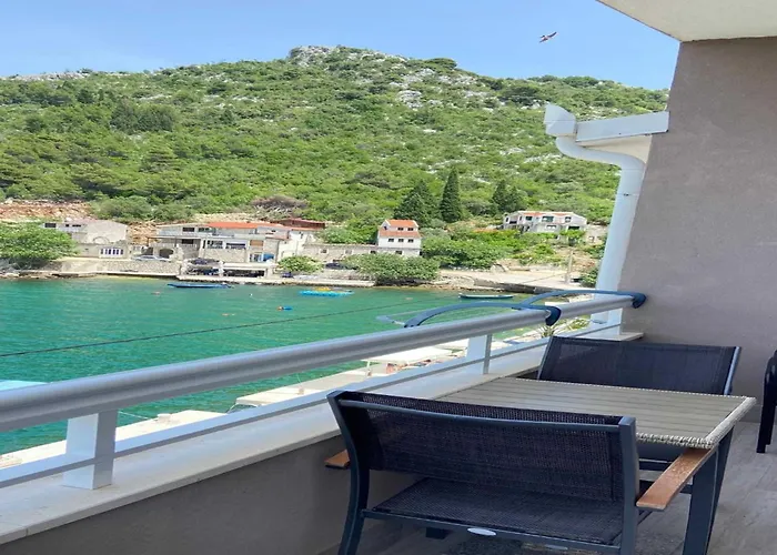 아파트 Tiho & Jelena - With Balcony And Sea View Fureal 블라체