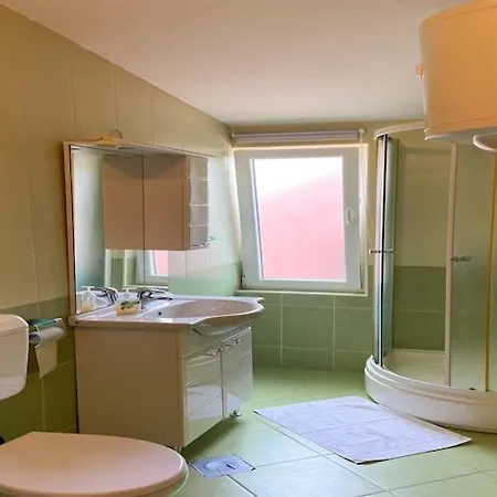 Tiho & Jelena - With Balcony And Sea View Fureal * Blace