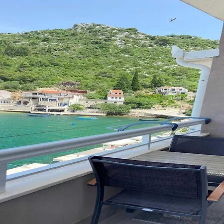 Lägenhet Tiho & Jelena - With Balcony And Sea View Fureal Blace